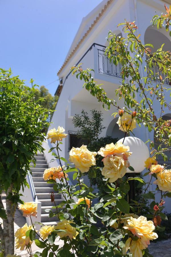 Kostas' Garden Apartment Roda  Exterior photo