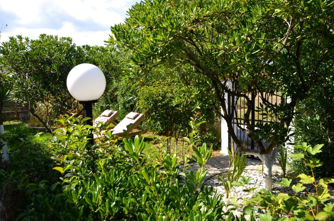 Kostas' Garden Apartment Roda  Exterior photo