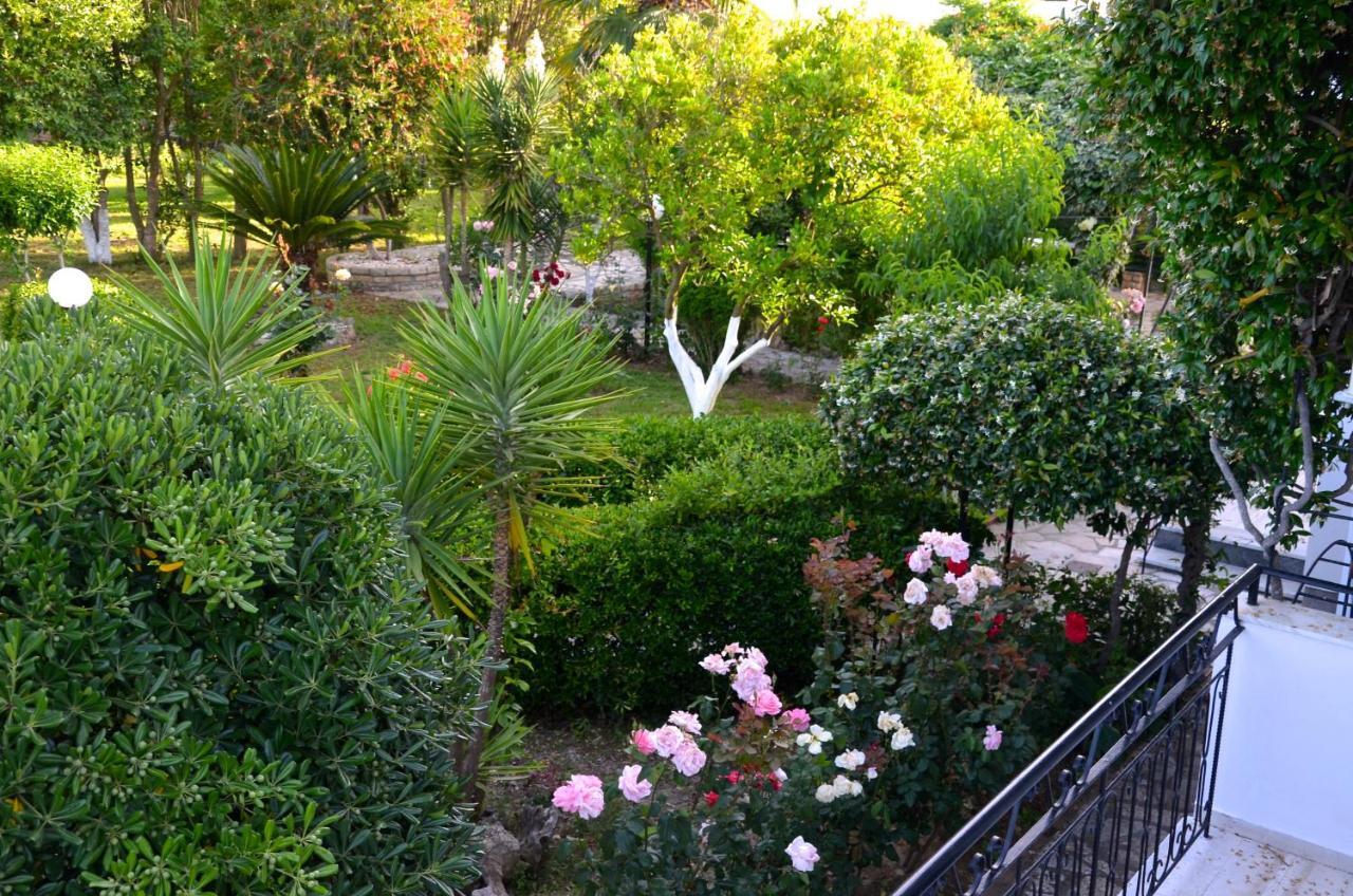 Kostas' Garden Apartment Roda  Exterior photo