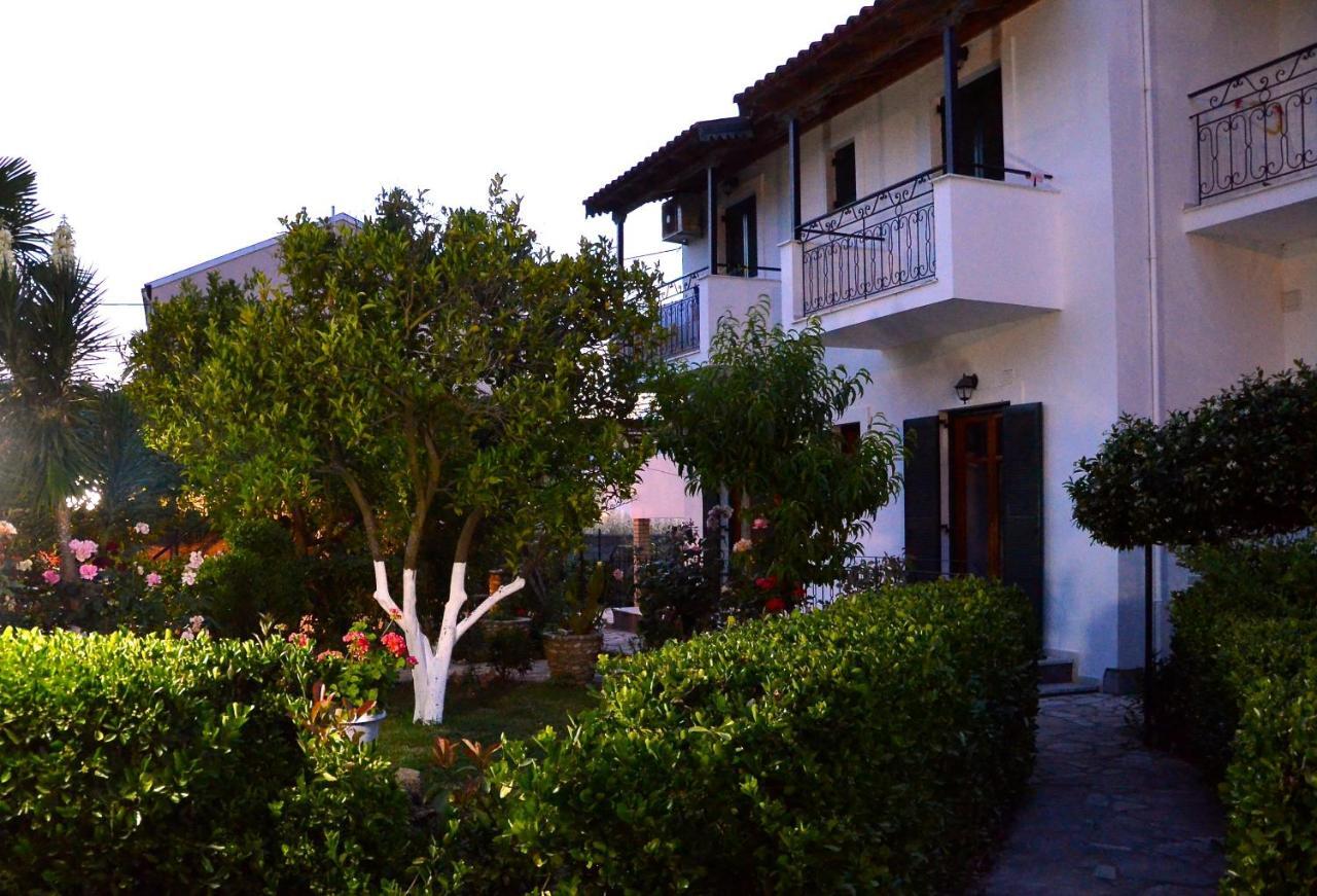 Kostas' Garden Apartment Roda  Exterior photo