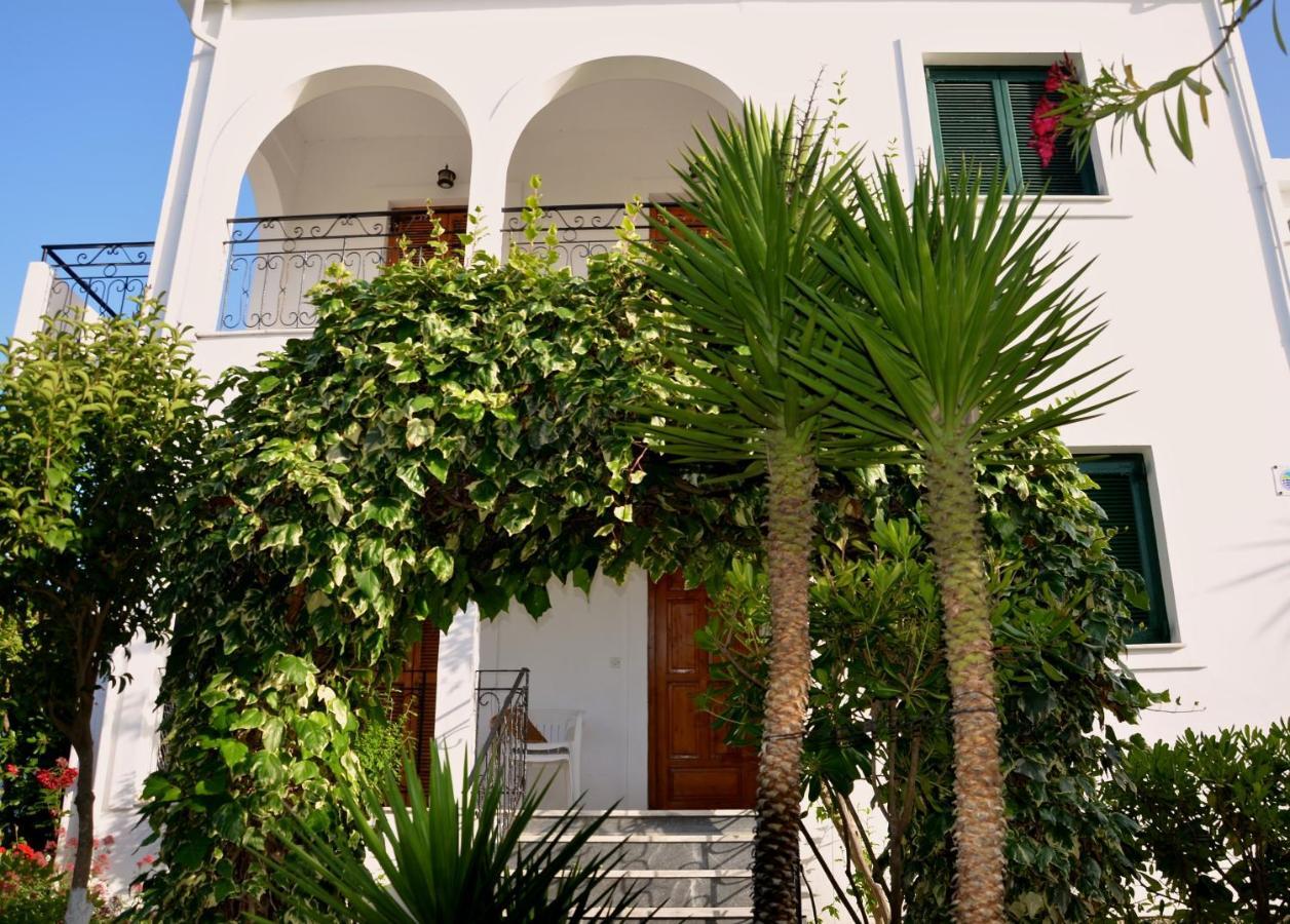 Kostas' Garden Apartment Roda  Exterior photo